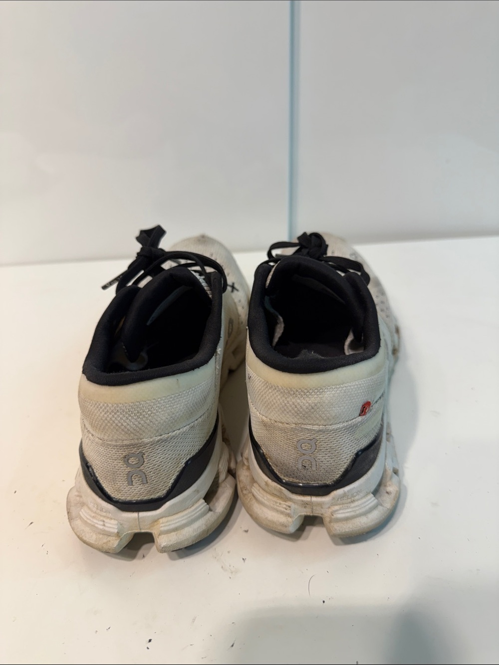Used Hole On Cloud Running Shoes cloudswift women’s 8 - Picture 5 of 7